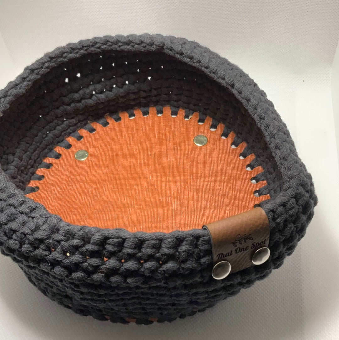 Small round basket—Black